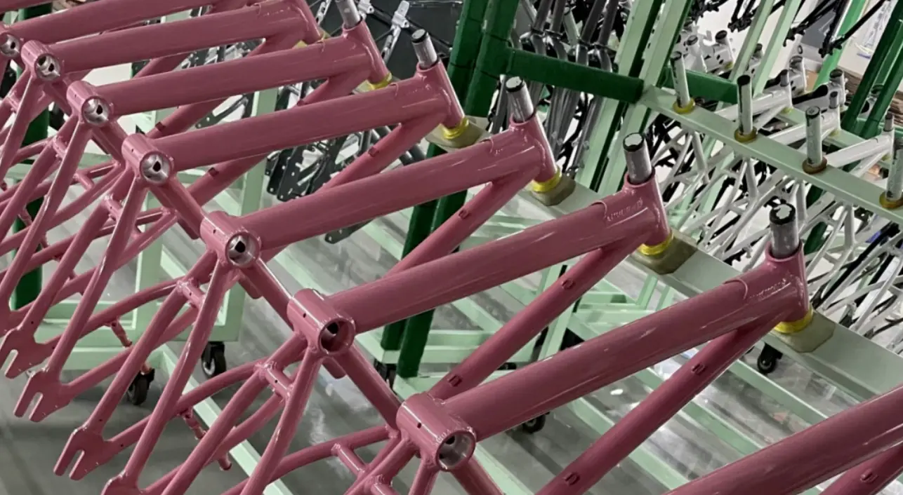 Ebike con cuadro de acero